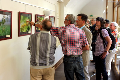 Heiko Hohmann begleitet die Besucher durch die Ausstellung.
